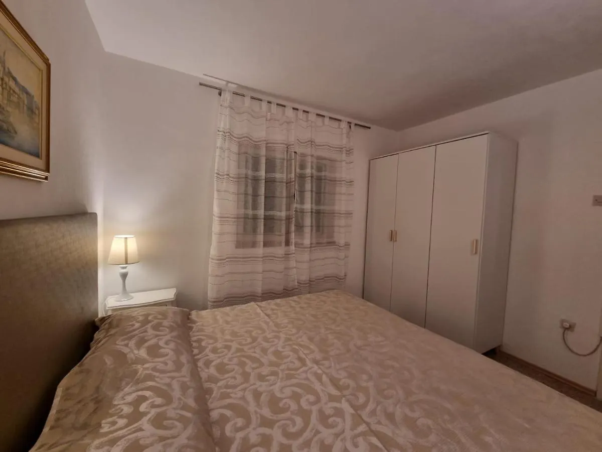 Old Meets New Apartment Trogir